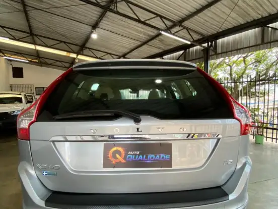 VOLVO-XC60-2.0 T5 COMFORT FWD TURBO GASOLINA 4P AUTOMÁTICO VOLVO-XC60-2015