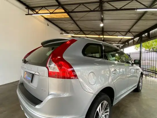 VOLVO-XC60-2.0 T5 COMFORT FWD TURBO GASOLINA 4P AUTOMÁTICO VOLVO-XC60-2015
