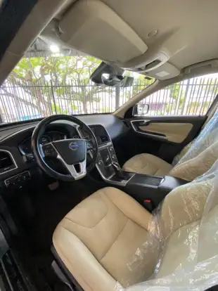 VOLVO-XC60-2015