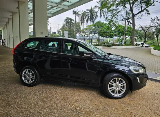 VOLVO-XC60-2014