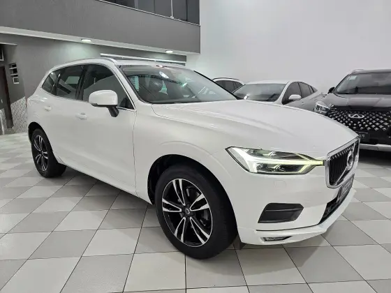 VOLVO XC60 2.0 T5 GASOLINA MOMENTUM AWD GEARTRONIC