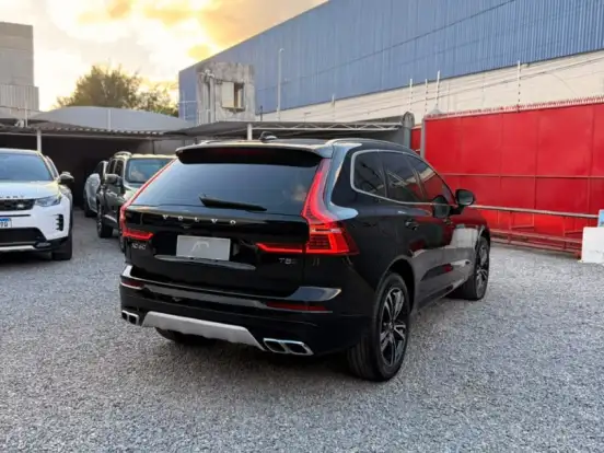 VOLVO-XC60-2.0 T5 GASOLINA MOMENTUM AWD GEARTRONIC VOLVO-XC60-2020