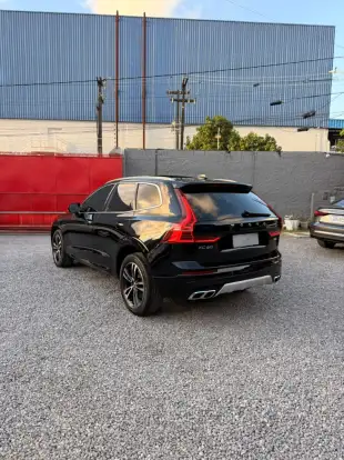 VOLVO-XC60-2020
