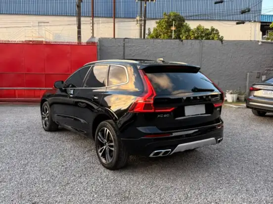 VOLVO-XC60-2.0 T5 GASOLINA MOMENTUM AWD GEARTRONIC VOLVO-XC60-2020