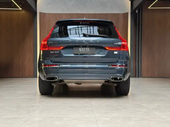 VOLVO-XC60-2021