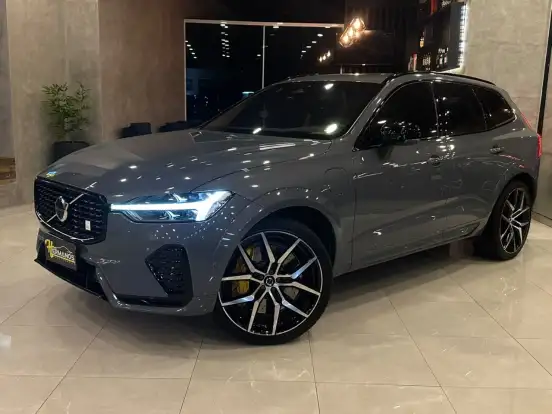 VOLVO-XC60-2021