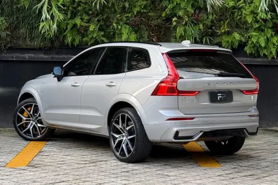 VOLVO XC60 2.0 T8 RECHARGE POLESTAR ENGINEERED AWD GEARTRONIC