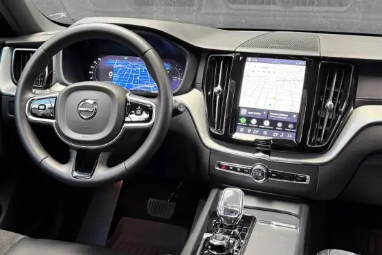 VOLVO-XC60-2023