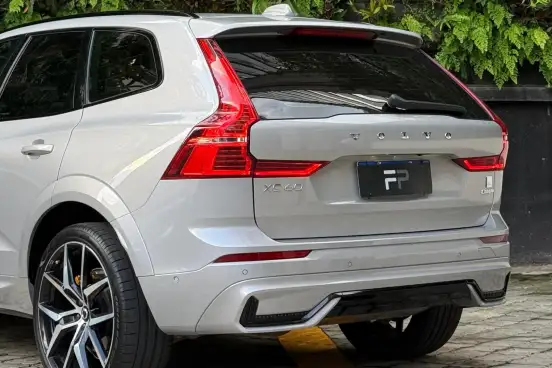 VOLVO-XC60-2023