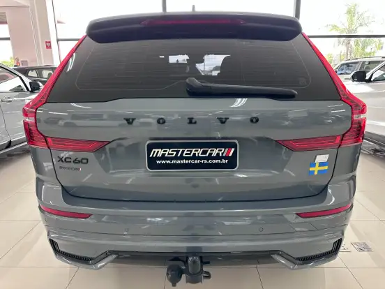 VOLVO-XC60-2022