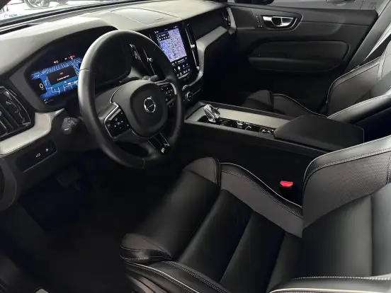 VOLVO-XC60-2022
