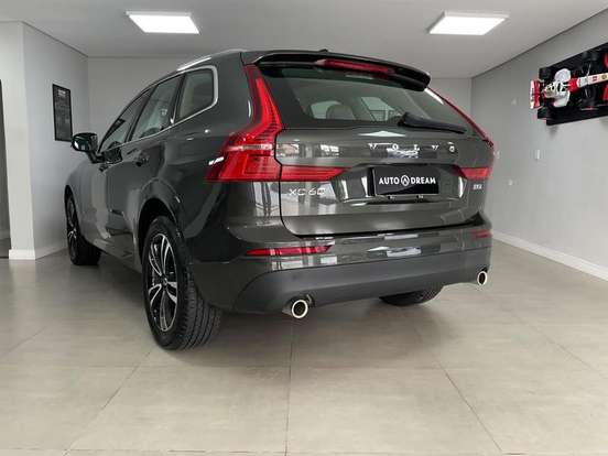 VOLVO-XC60-2.0 D5 DIESEL MOMENTUM AWD GEARTRONIC VOLVO-XC60-2019