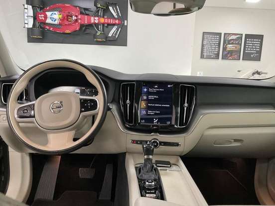 VOLVO-XC60-2019