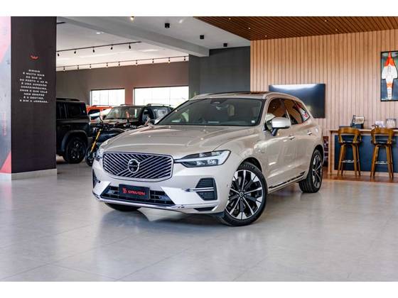 VOLVO XC60 2.0 T8 PHEV ULTRA AWD GEARTRONIC