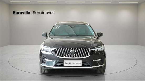 VOLVO-XC60-2025