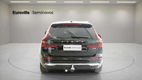 VOLVO-XC60-2025