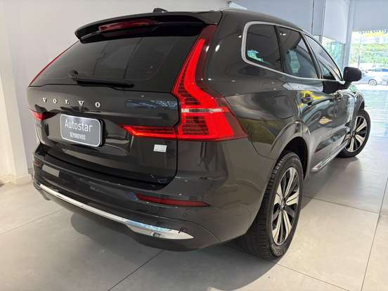 VOLVO-XC60-2023