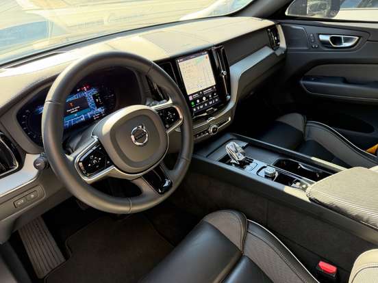 VOLVO-XC60-2023