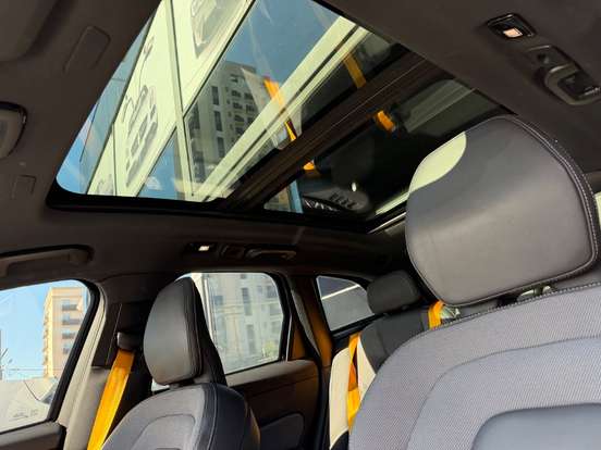 VOLVO-XC60-2023