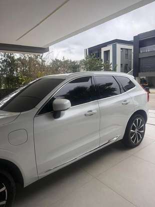 VOLVO-XC60-2023