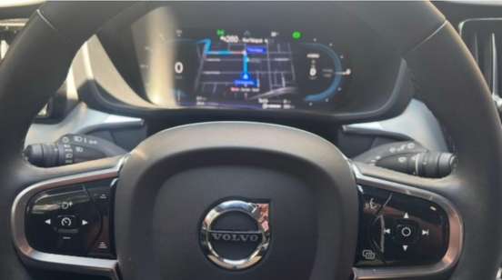 VOLVO-XC60-2023