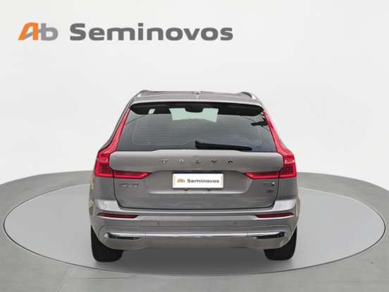 VOLVO-XC60-2024