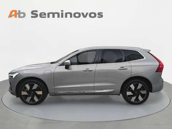VOLVO-XC60-2024