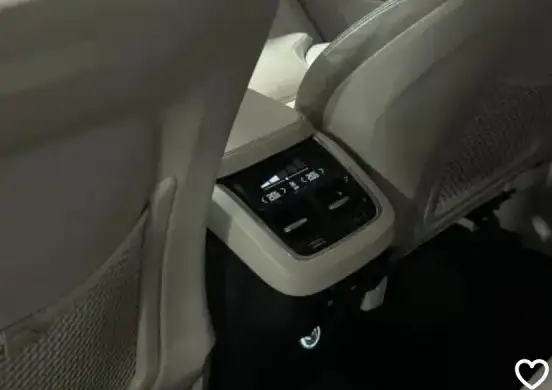 VOLVO-XC90-2015