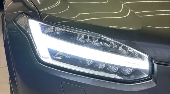 VOLVO-XC90-2018