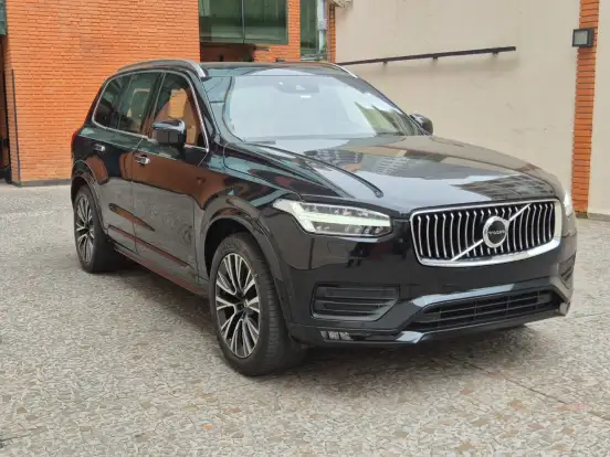 VOLVO-XC90-2019
