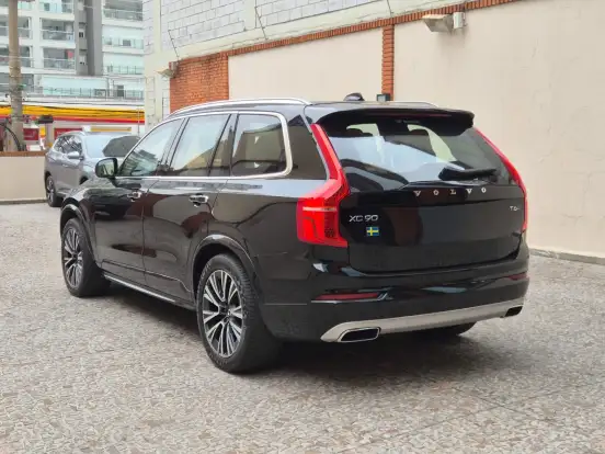 VOLVO-XC90-2.0 T6 GASOLINA MOMENTUM AWD GEARTRONIC VOLVO-XC90-2019