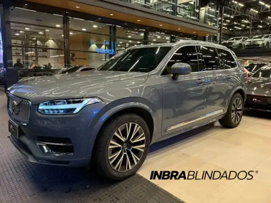 VOLVO-XC90-2021
