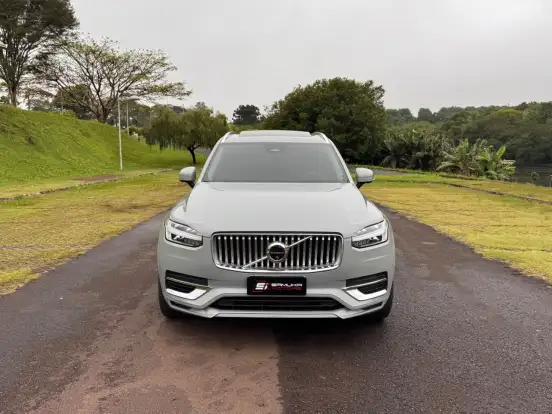 VOLVO-XC90-2023