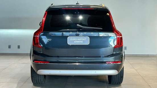 VOLVO-XC90-2022