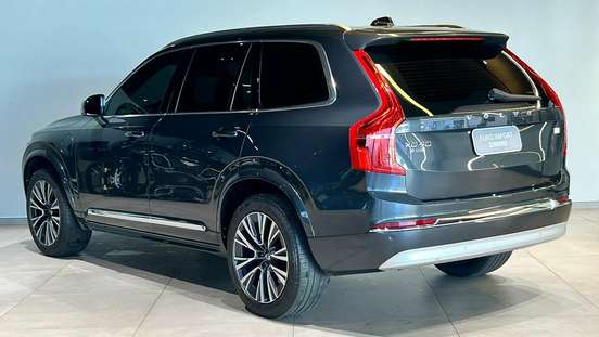 VOLVO-XC90-2022