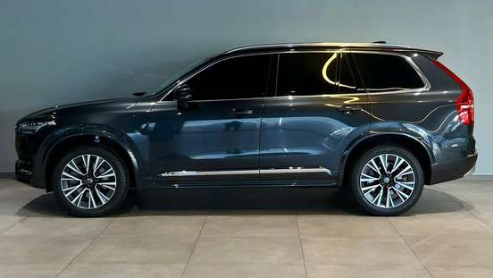 VOLVO-XC90-2022