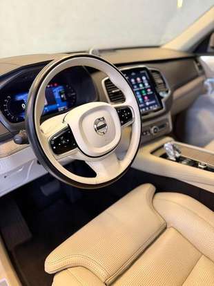 VOLVO-XC90-2023