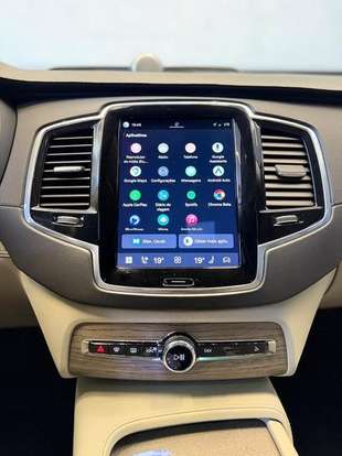 VOLVO-XC90-2023
