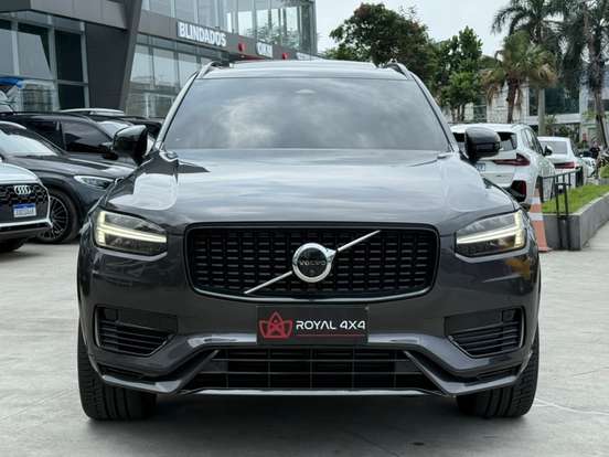 VOLVO-XC90-2022