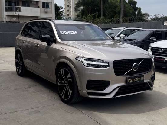 VOLVO-XC90-2022