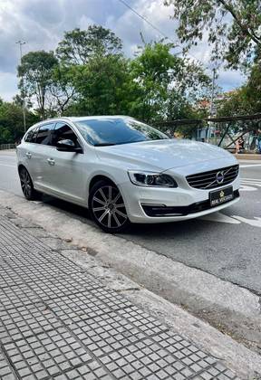 VOLVO V60 2.0 T4 MOMENTUM GASOLINA 4P AUTOMÁTICO