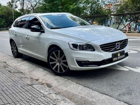 VOLVO-V60-2.0 T4 MOMENTUM GASOLINA 4P AUTOMÁTICO VOLVO-V60-2017