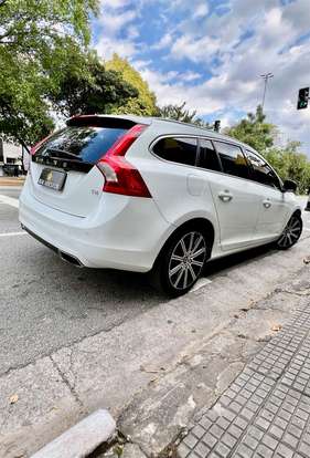 VOLVO-V60-2017