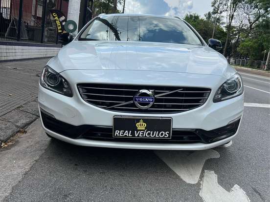 VOLVO-V60-2.0 T4 MOMENTUM GASOLINA 4P AUTOMÁTICO VOLVO-V60-2017