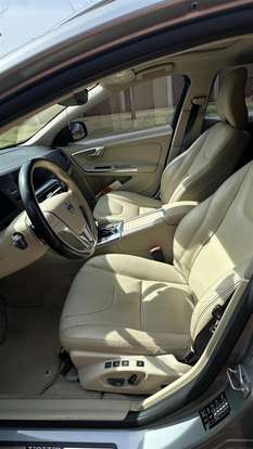 VOLVO-V60-2015