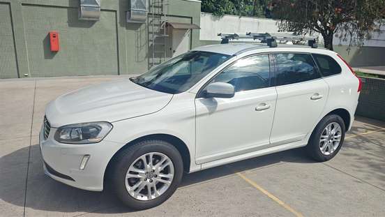 VOLVO-XC60-2014