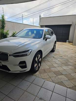 VOLVO-XC60-2023