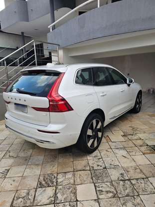 VOLVO-XC60-2023
