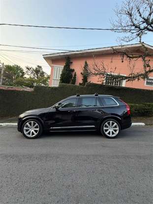 VOLVO-XC90-2018