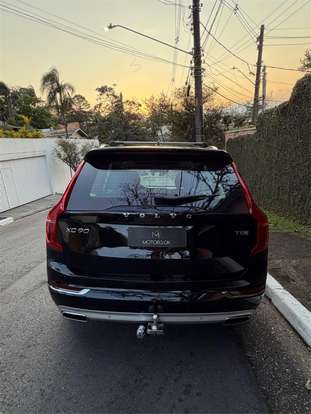 VOLVO-XC90-2018